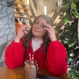Meet your Posher, Alyssa